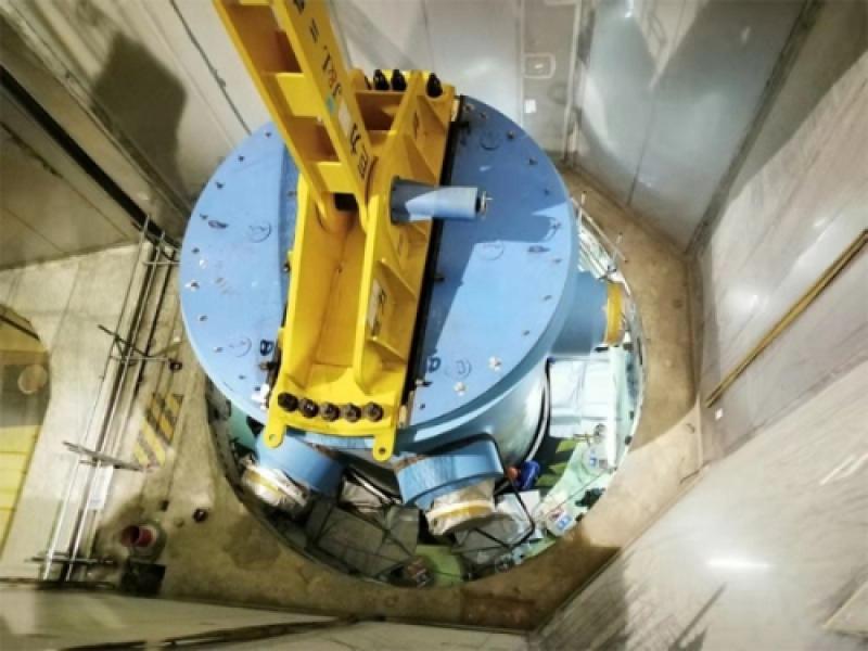 中核集团田湾核电6号机组压力容器成功吊装