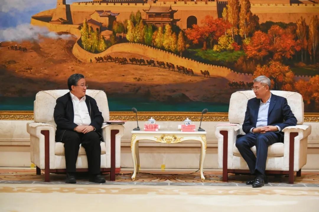 余剑锋与甘肃省委书记尹弘、省长任振鹤会谈：为甘肃绿色发展、打造智慧城市贡献中核力量
