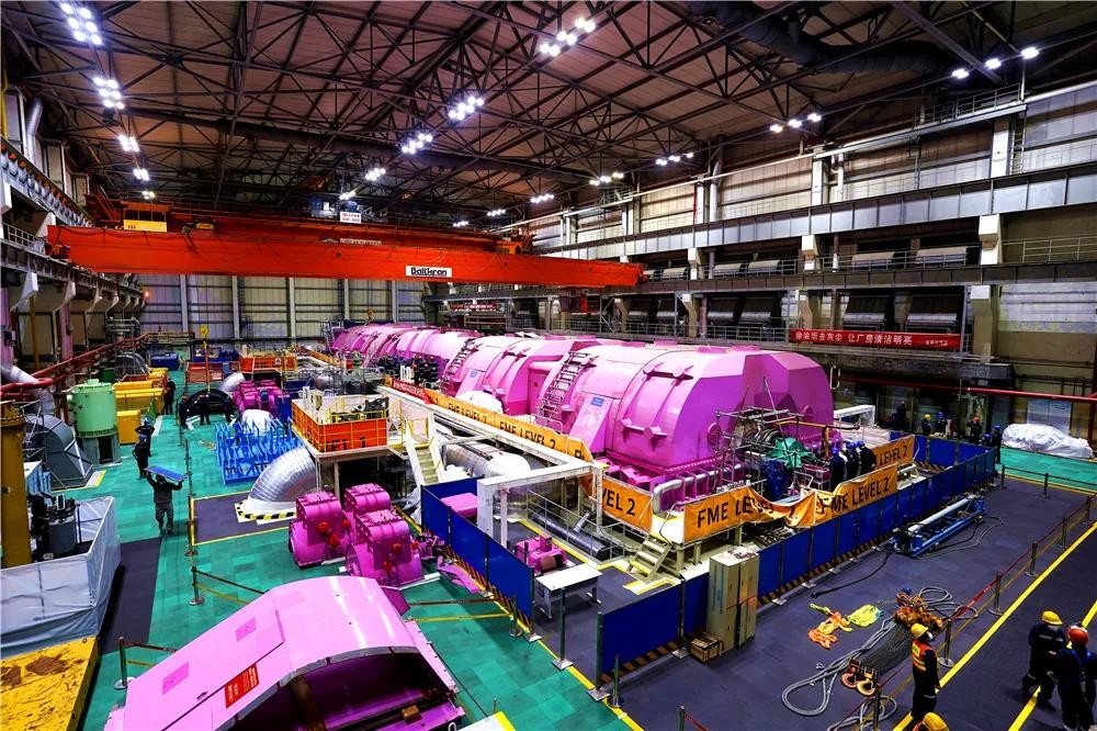 大唐洛河承揽田湾核电1号发电机转子一次性抽出成功