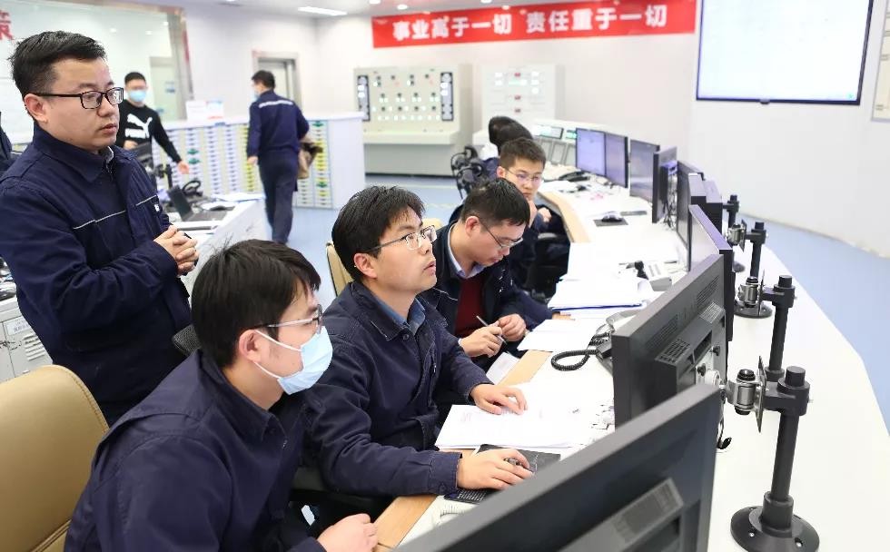 看华能核电人攻坚的样子