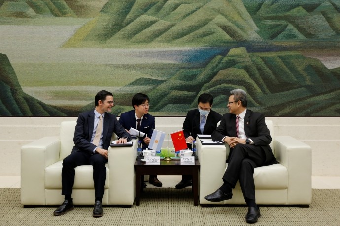 国家电投董事长会见阿根廷驻华大使:将在核能、新能源及可再生能源领域开展合作