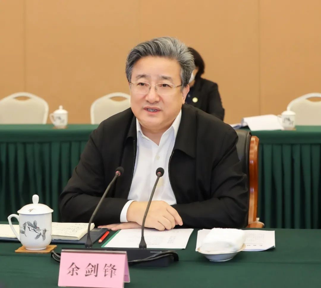 强强联合 共赢发展 中核集团与国铁集团签署战略合作协议
