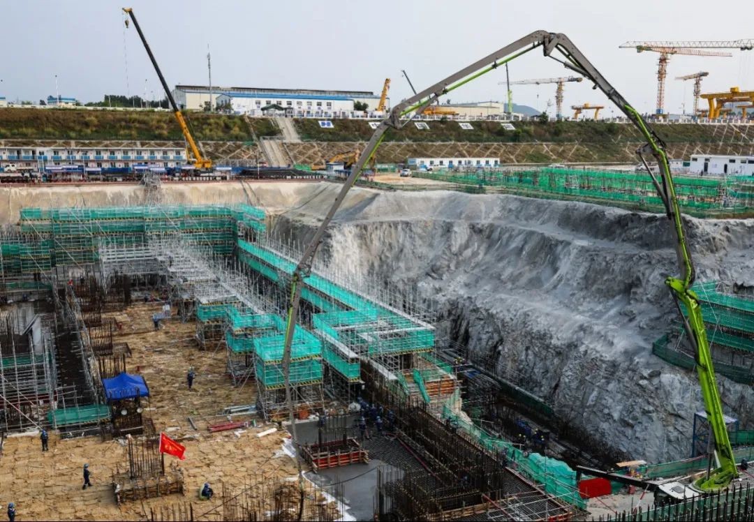 华能海南昌江核电二期工程项目3号常规岛主厂房筏板基础全部浇筑完成