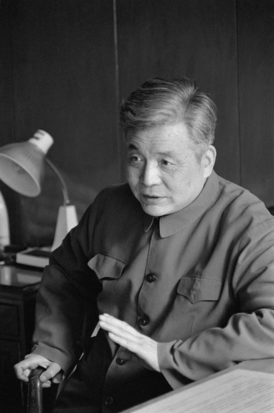 今天是“两弹元勋”邓稼先诞辰98年,曾为核事业隐姓埋名28年