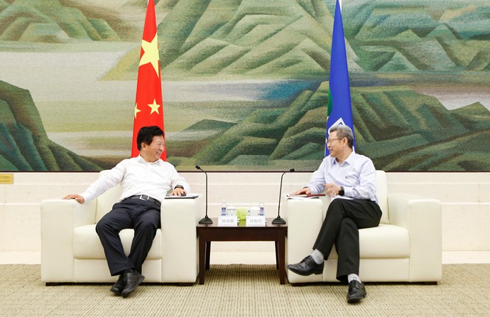 钱智民会见郑德雁