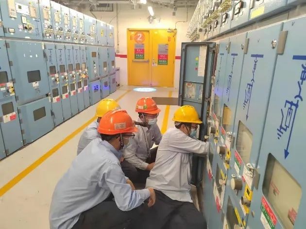 205大修核岛蒸发器二次侧水压试验电源改造顺利完工