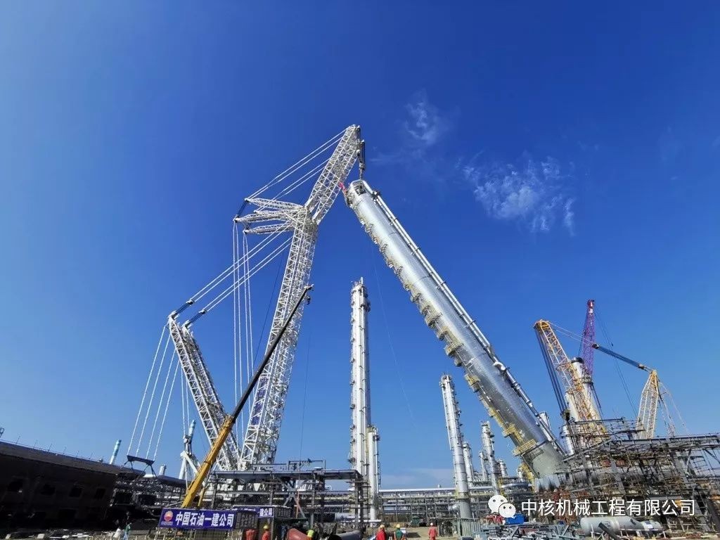  中核机械工程完成大连恒力石化新材料首吊