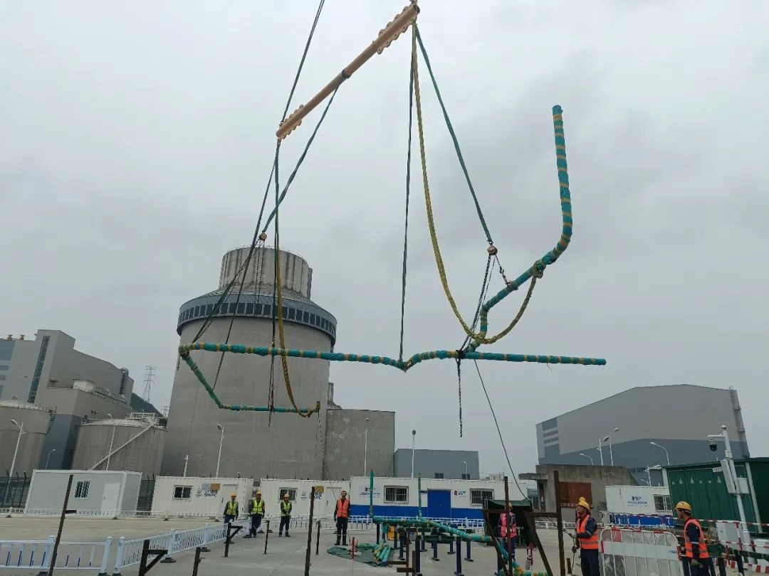 三门核电二期项目首个管道集成化预制单元吊装成功