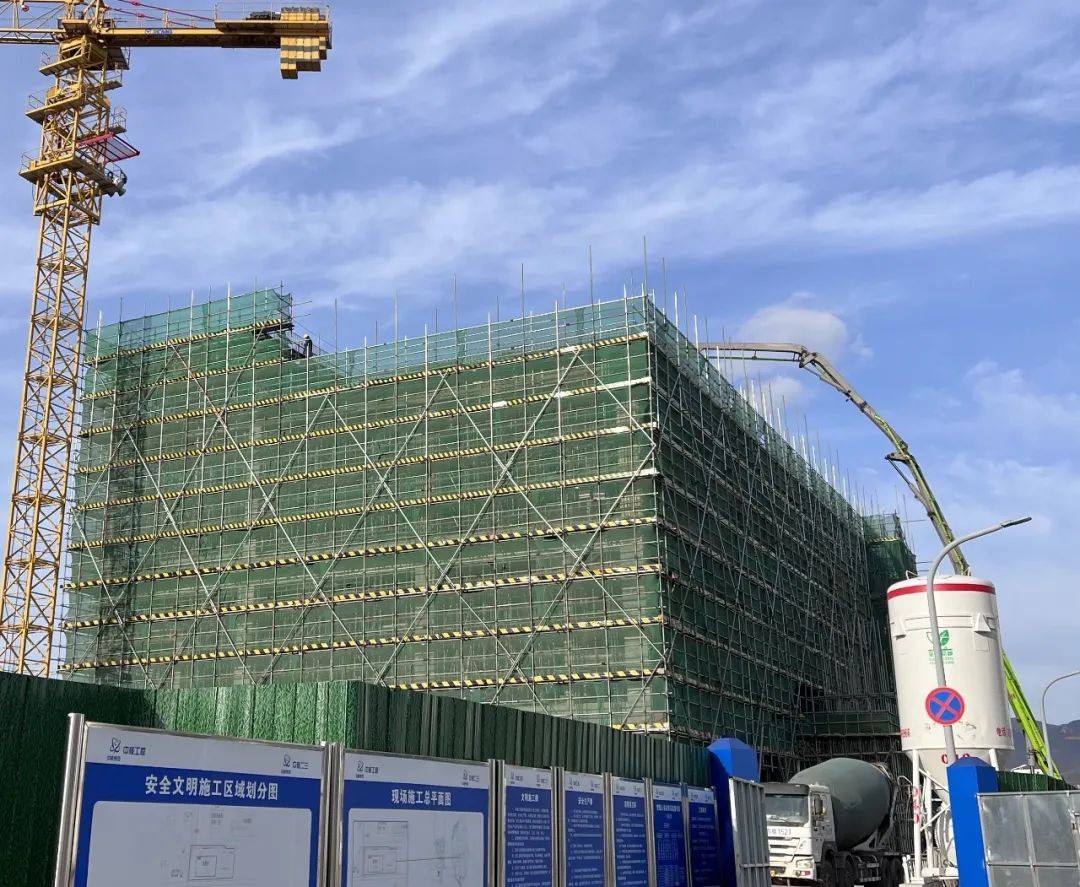 田湾蒸汽供能项目能源站厂房结构顺利封顶