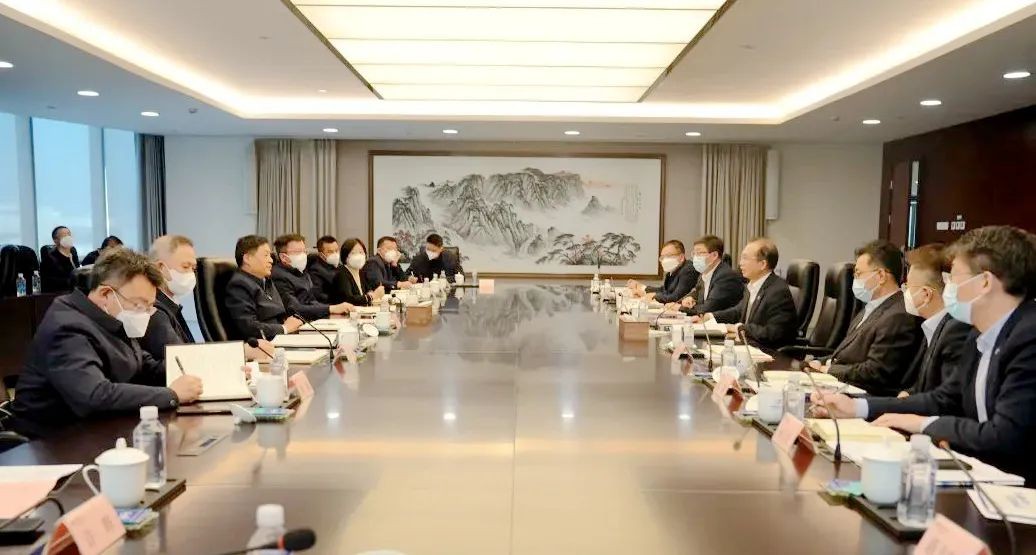 俞培根率队访问中国华电