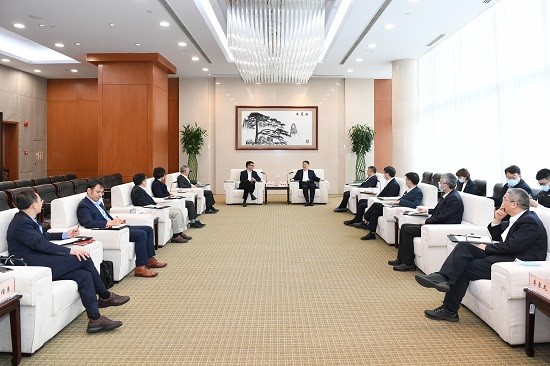 温枢刚会见申能集团董事长黄迪南