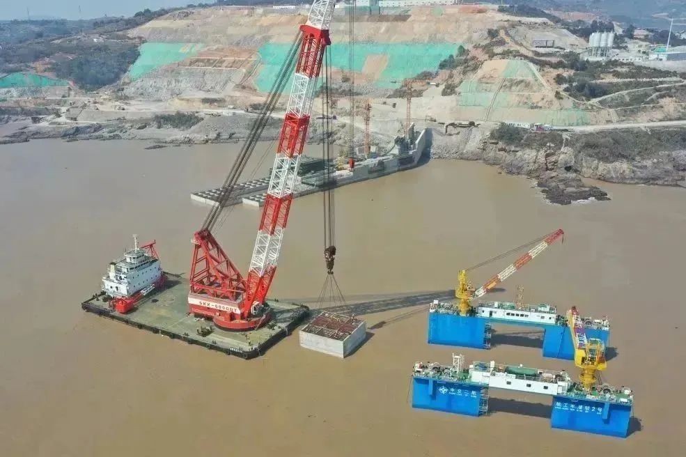 中广核浙江三澳核电项目一期大件码头工程完成全部沉箱安装