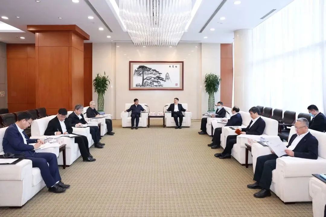 温枢刚会见中国一重董事长刘明忠