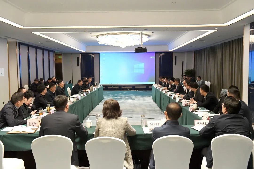 中核二四与安徽阜阳市开展合作洽谈