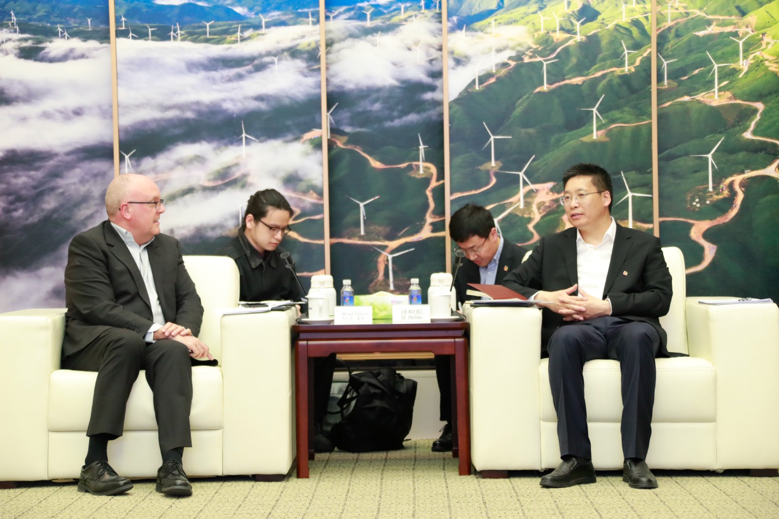 徐树彪会见安赛乐米塔尔集团执行副总裁布拉德·戴维