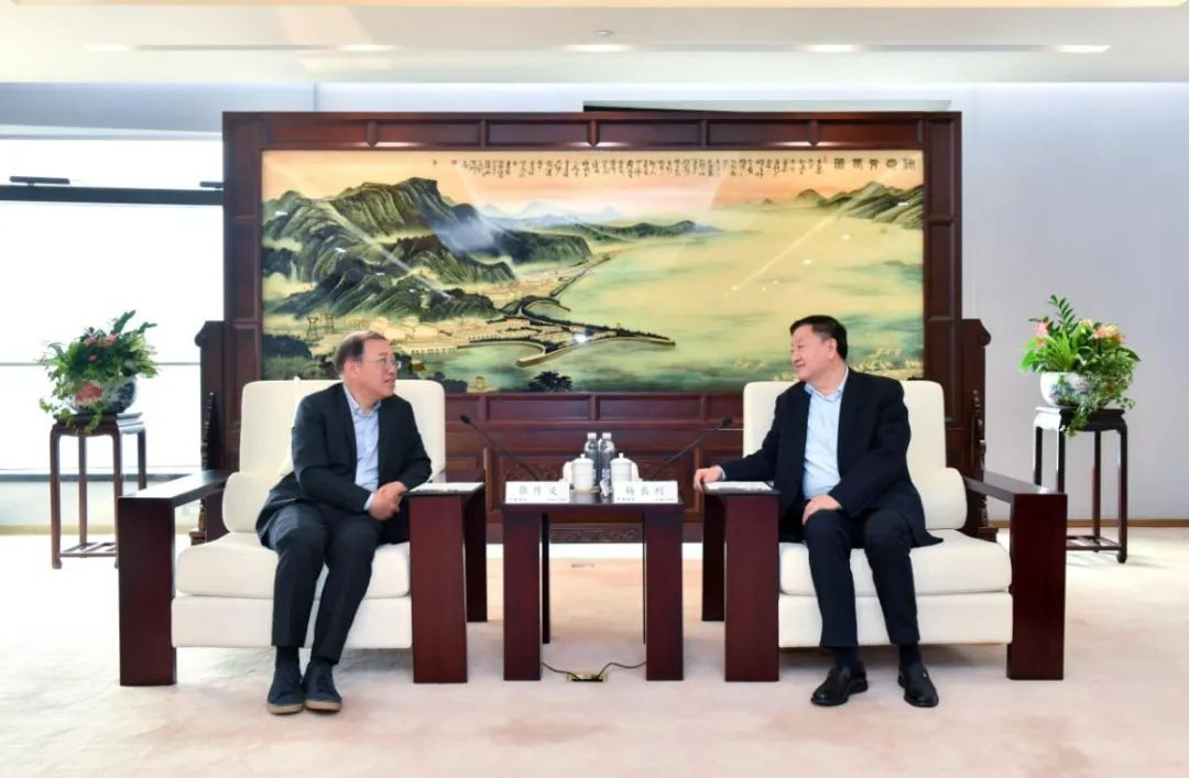 杨长利会见清华大学核研院院长张作义