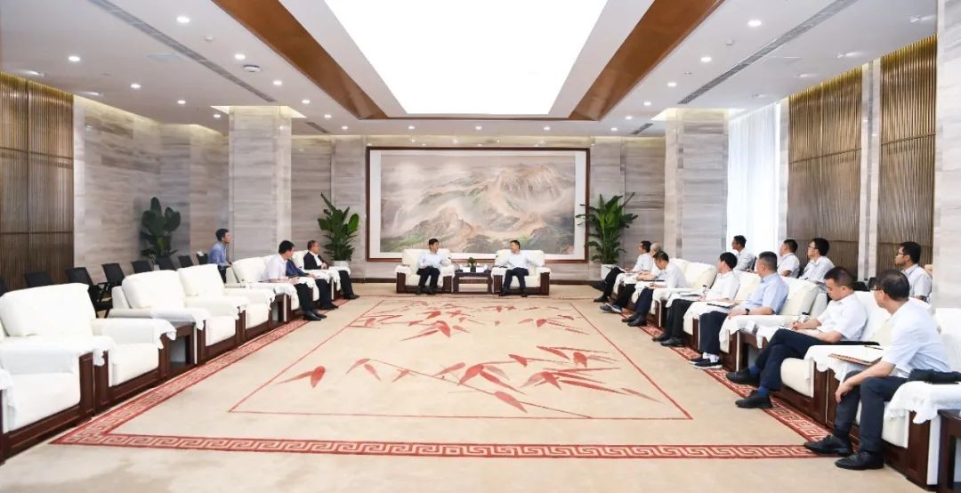 俞培根会见西藏自治区政协党组成员、副主席姜杰