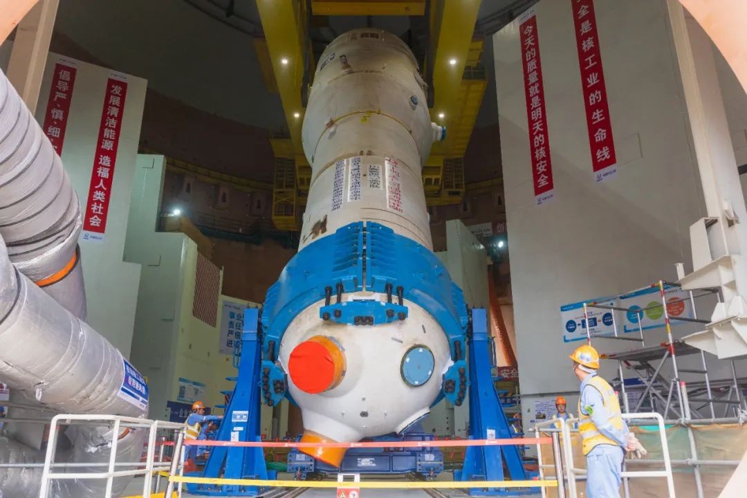 中广核浙江三澳核电项目1号机组首台蒸汽发生器就位