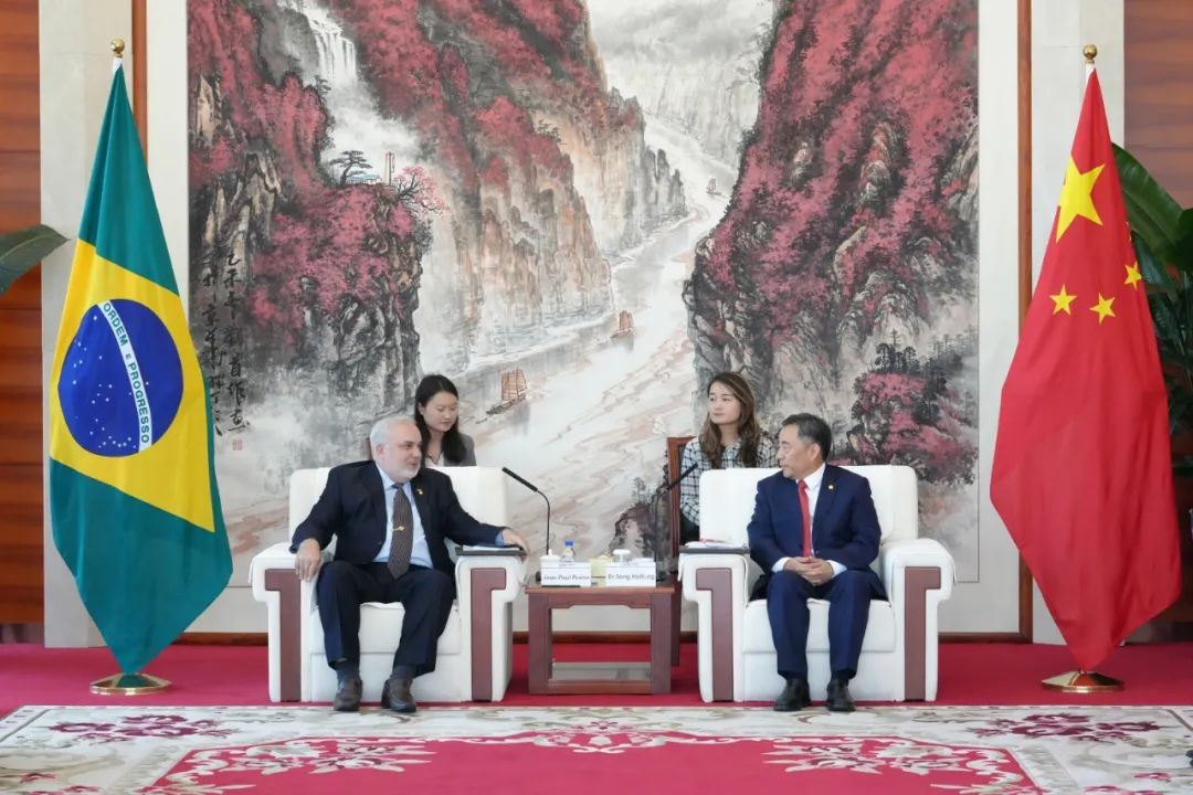 宋海良与巴西国家石油公司总裁保罗、巴西驻华大使高望会谈