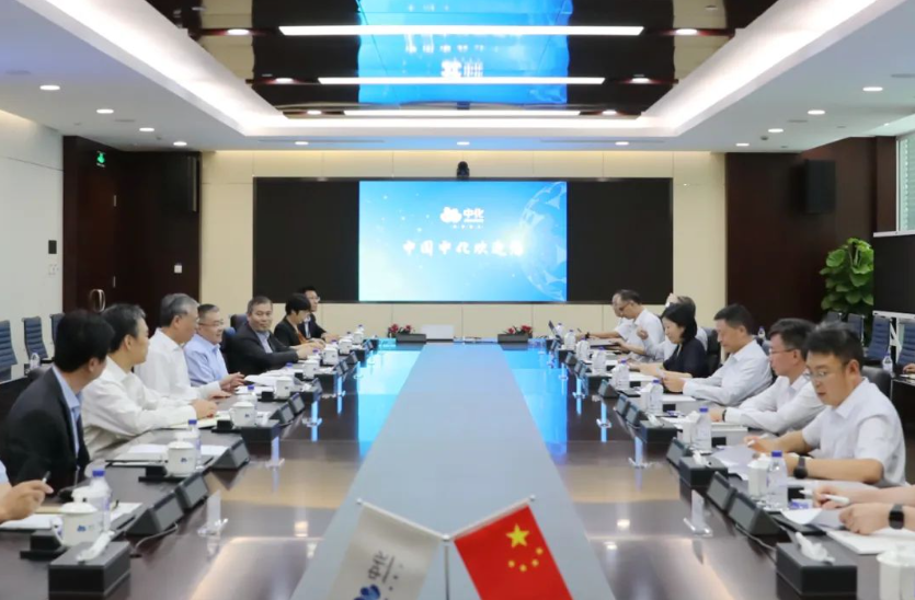 俞培根率队访问中国中化