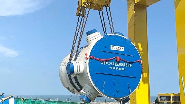 太平岭核电一期工程2号机组“心脏”就位