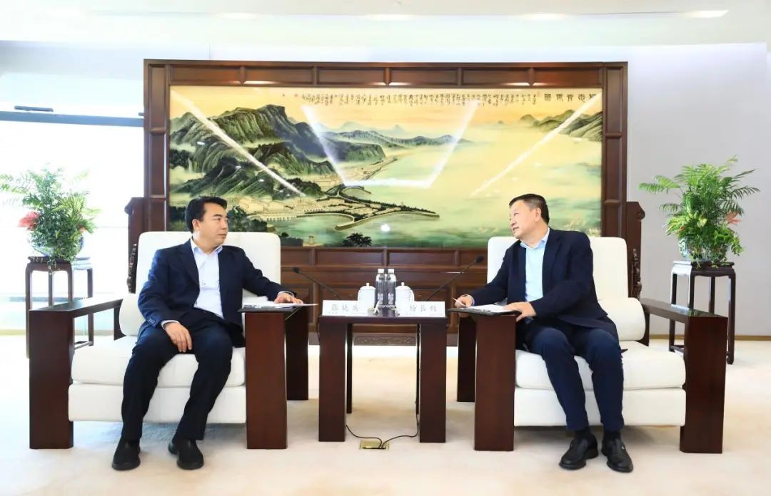 杨长利会见内蒙古兴安盟委书记张晓兵