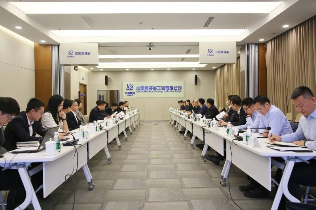 薛小刚与中核环保有限公司党委书记、董事长万钢会谈
