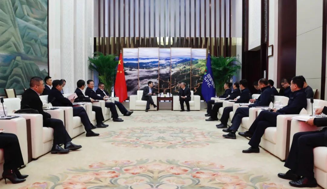栗宝卿会见上海电气党委书记、董事长吴磊