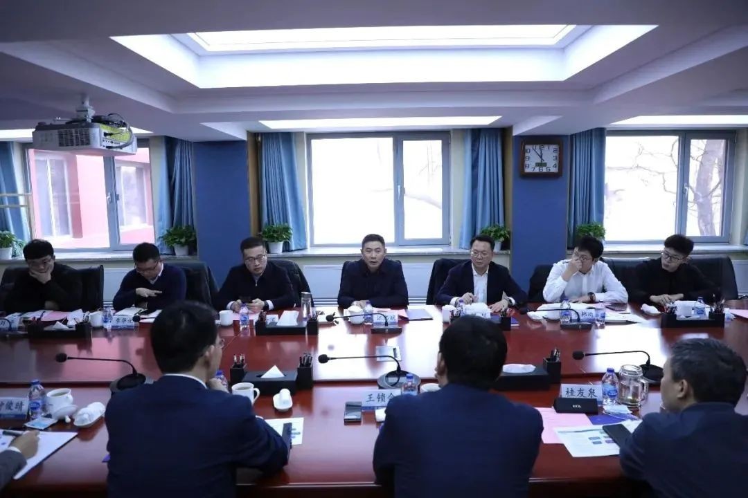 重庆市璧山区区委副书记、区政府区长江志斌一行到中国同辐交流座谈