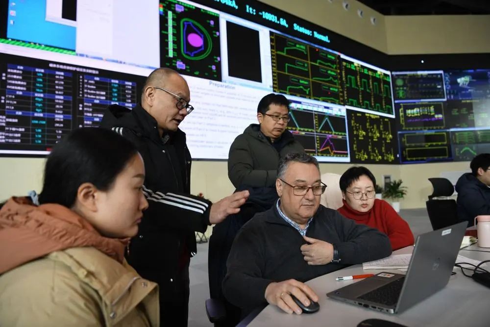 中国“人造太阳”为世界“打样”——ITER科学家赴EAST开展联合实验