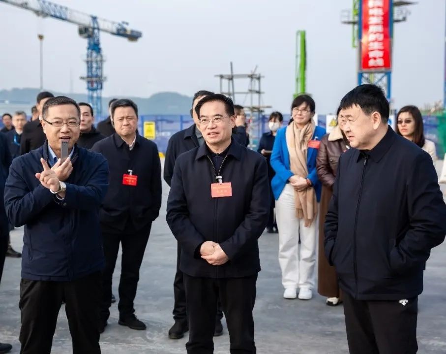 福建省人大常委会党组书记、副主任周联清带领福建省十四届全国人大代表莅临漳州能源开展集中视察
