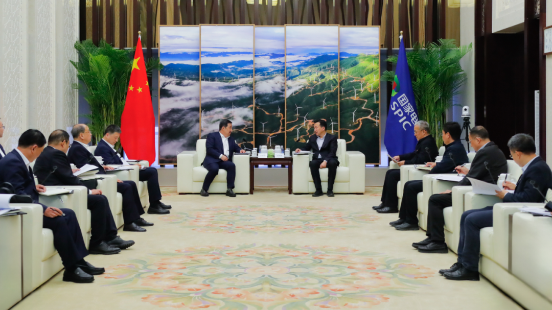 刘明胜、栗宝卿会见中国电气装备董事长白忠泉、总经理周群