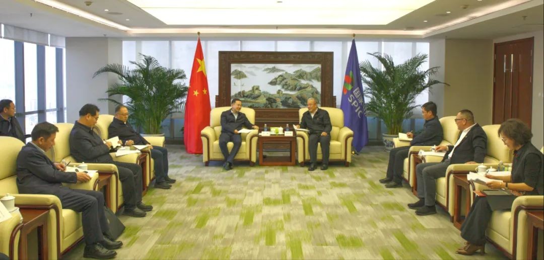 栗宝卿会见河南省郑州市市长何雄