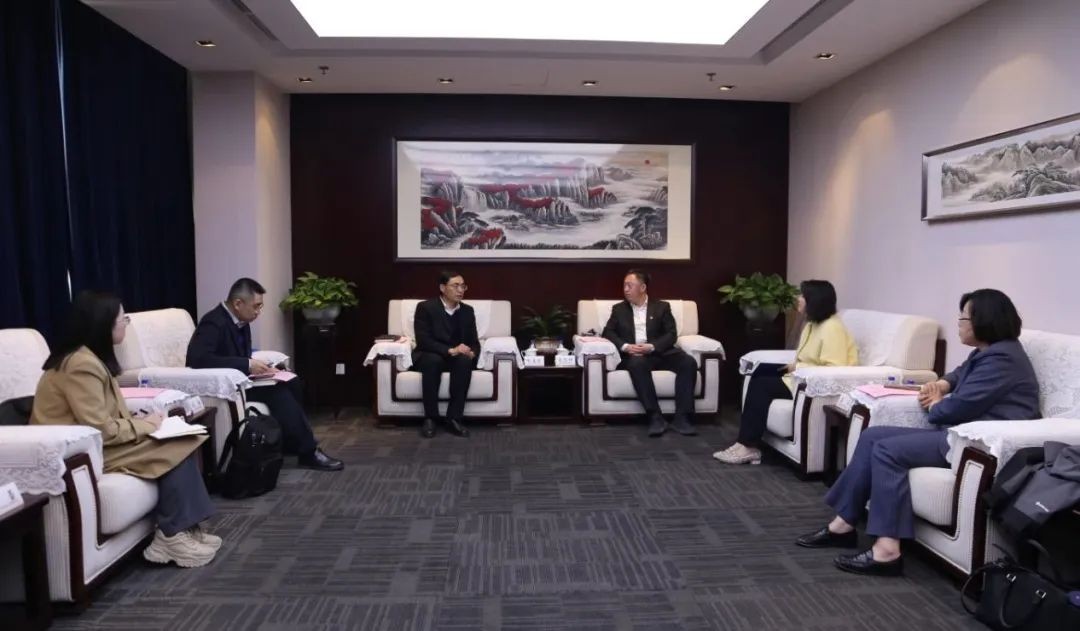 上海市核电办公室主任陆海宾一行到访中核华建