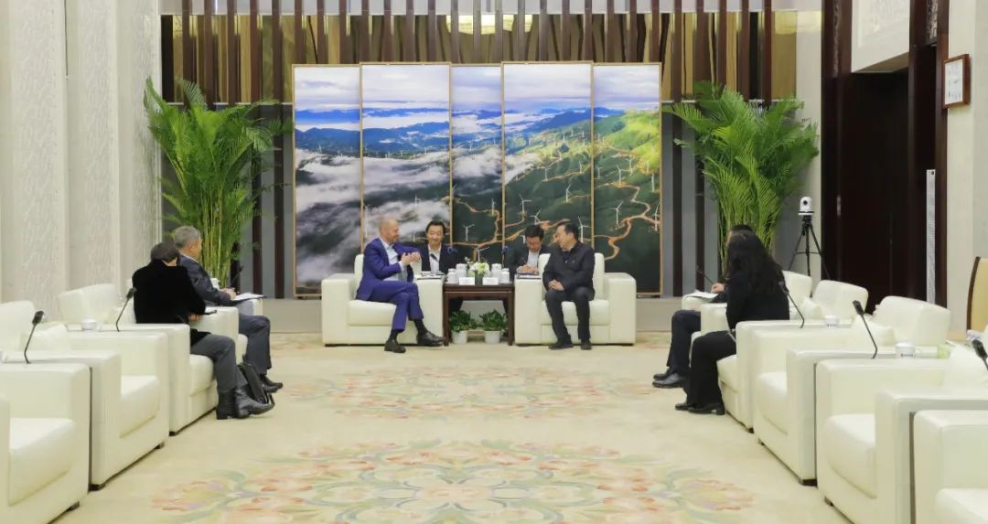 刘明胜会见西门子能源总裁兼首席执行官布鲁赫