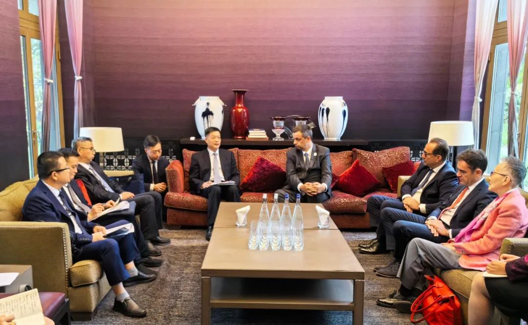 杨长利、高立刚会见法国电力集团董事长吕克·雷蒙