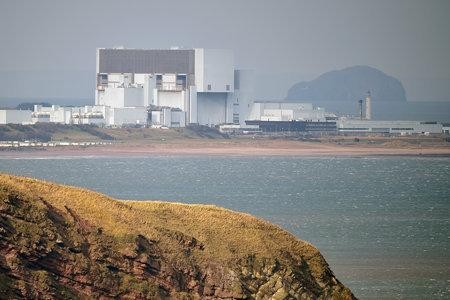苏格兰托内斯核电站裂缝增至46处，核安全引发公众担忧