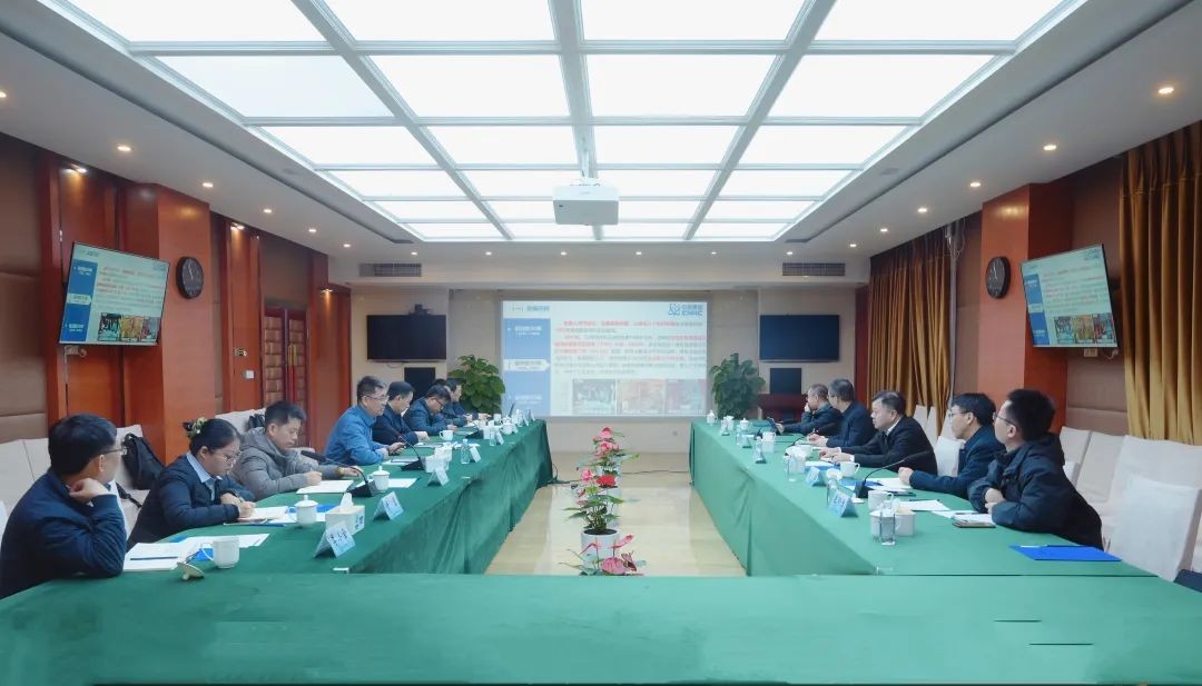 中国核电党委书记、董事长卢铁忠一行赴西物院交流