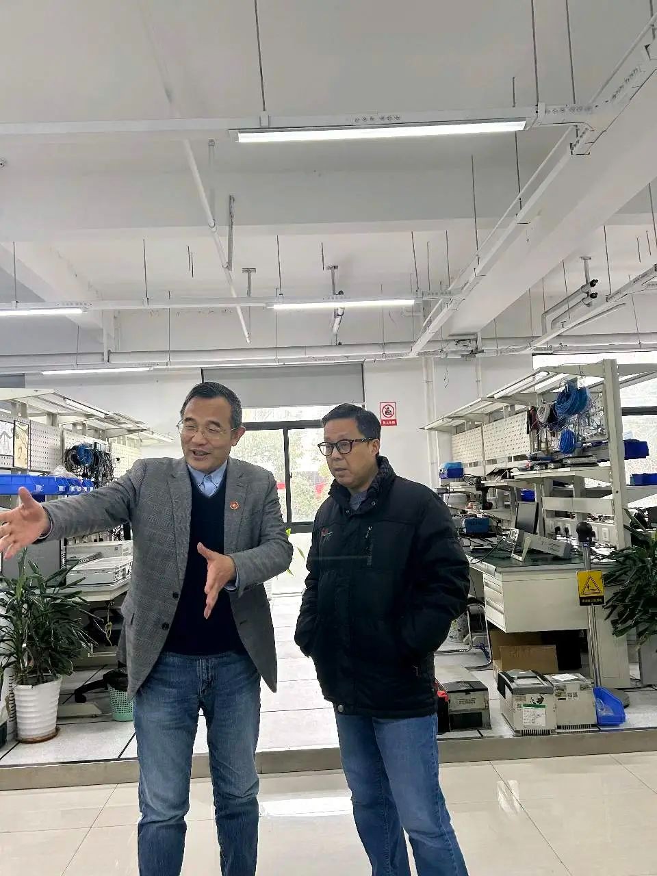 上海市核电办副主任朱军民带队赴上海宝欧调研