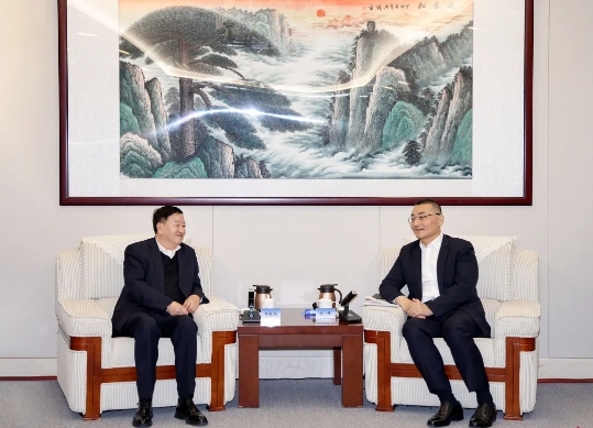 杨长利与汕尾市委书记逯峰、市长郑海涛会谈