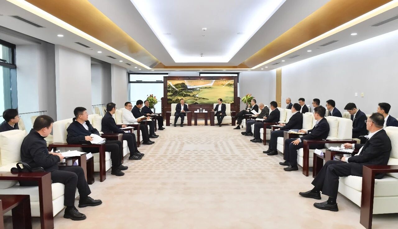 庞松涛会见中国一重总经理全华强