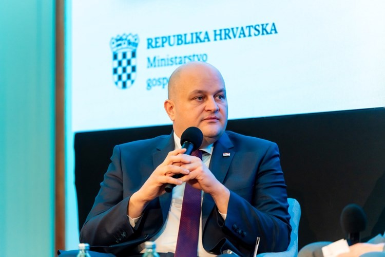克罗地亚经济部长安特·舒什尼亚尔(Ante Šušnjar):克罗地亚有望在未来18个月内就核能发展方向做出决定