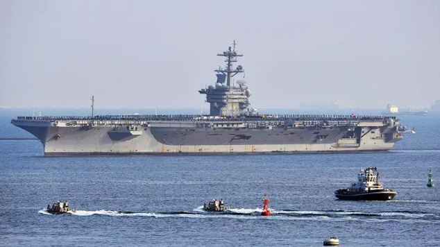美国核动力航母“乔治·华盛顿”号驶离横须贺基地