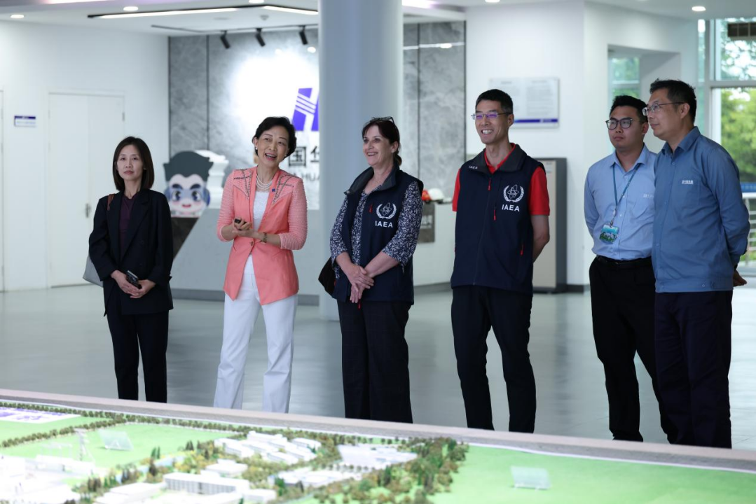 国际原子能机构副总干事卡琳·埃尔维乌参访高温气冷堆示范工程