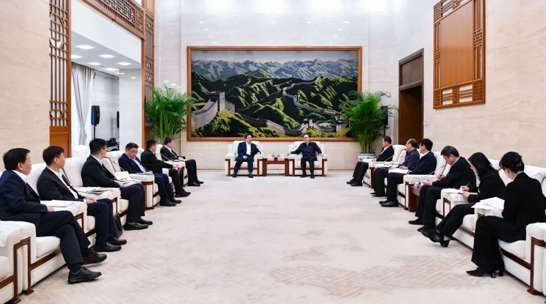 邹磊与中国电气装备董事长白忠泉、总经理周群会谈
