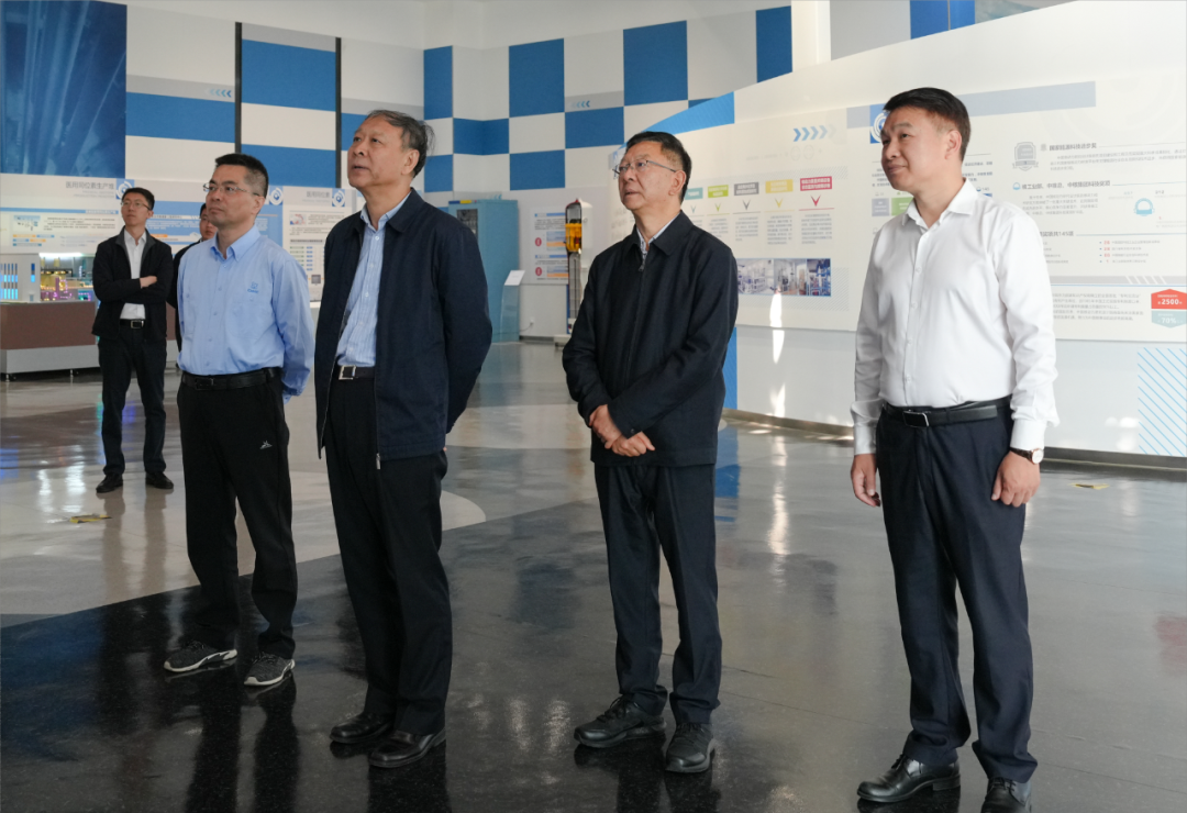 中核集团外部董事杨保华、陈国庆及董事会秘书潘建明一行赴核动力院调研