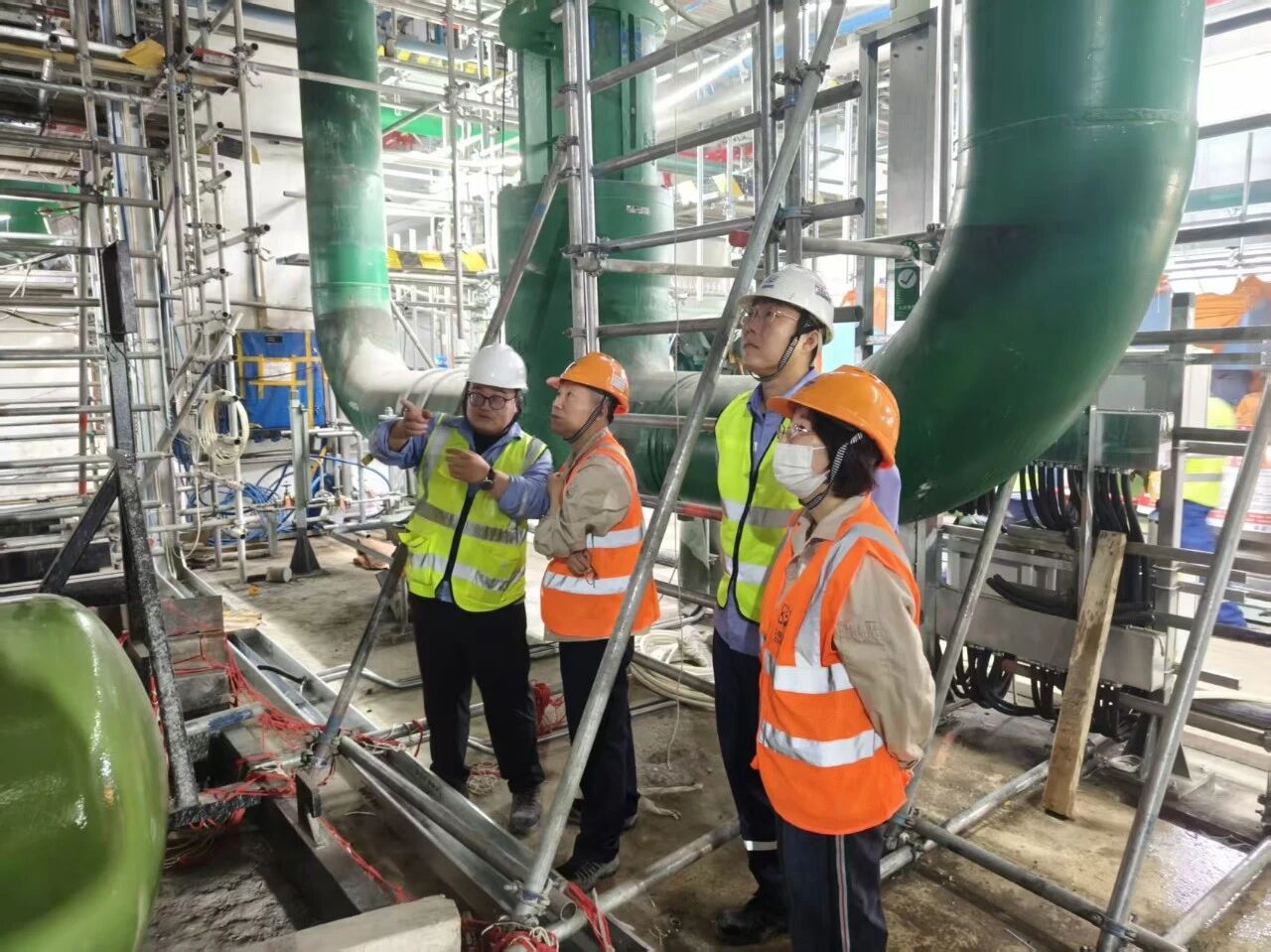 Assemblage sur site réussi de la station d'échange de chaleur de 50 MW de l'unité 4 de la centrale nucléaire de Xudabao