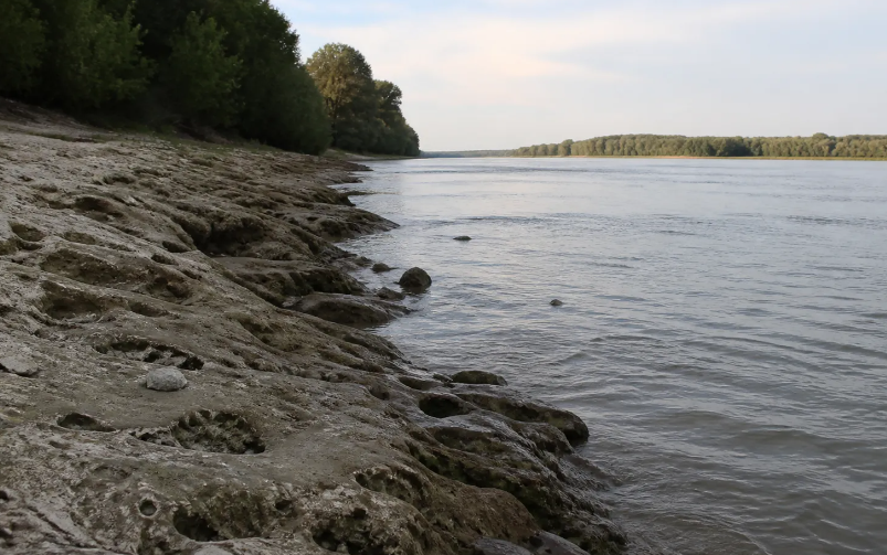 La Roumanie dynamite des rochers dans le Danube pour garantir l'approvisionnement en eau de la centrale nucléaire