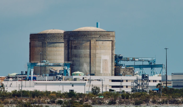 Des organisations environnementales américaines poursuivent en justice pour exiger une évaluation environnementale complémentaire pour le renouvellement de licence de la centrale nucléaire de Turkey Point en Floride