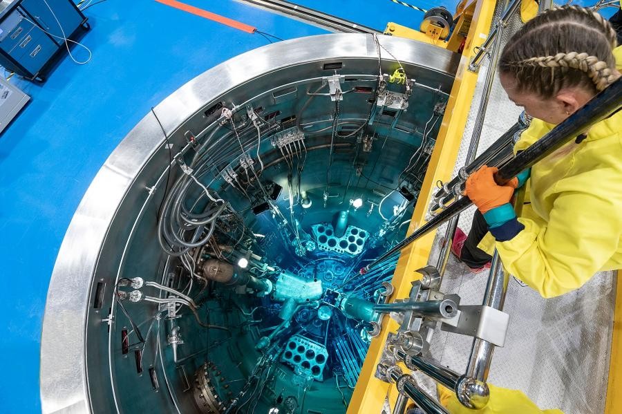 Le réacteur polyvalent australien OPAL fête ses 20 ans de fonctionnement : au service de la médecine nucléaire, de l'irradiation industrielle du silicium et de la recherche neutronique